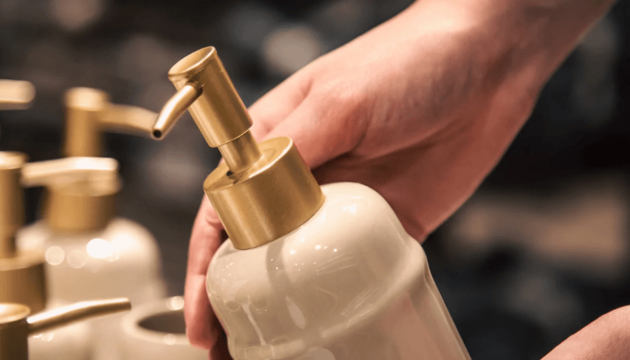 Benefits of Soap Dispensers in Offices & Public Washrooms